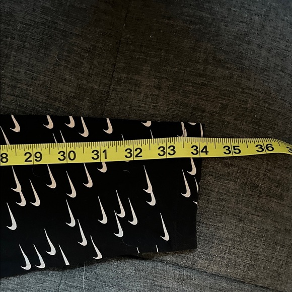 NIKE Womens Small Black and White Swoosh All Over Leggings - Picture 9 of 9
